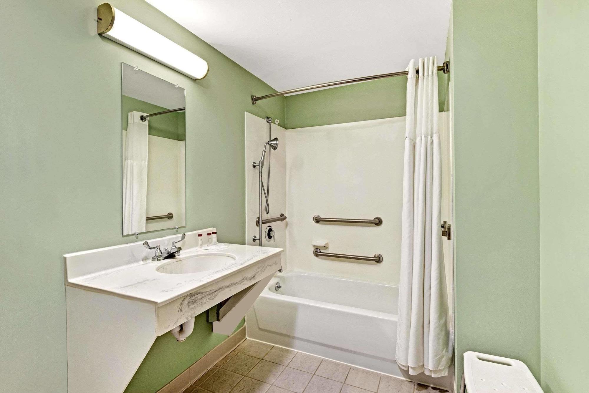 Ramada By Wyndham Saco/Old Orchard Beach Area מראה חיצוני תמונה